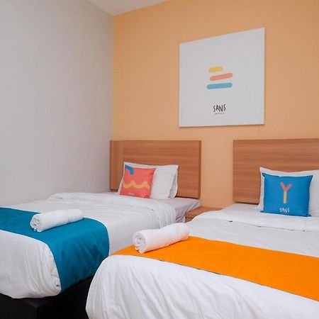 Sans Hotel Tiga Putri Semarang By Reddoorz Ngoại thất bức ảnh
