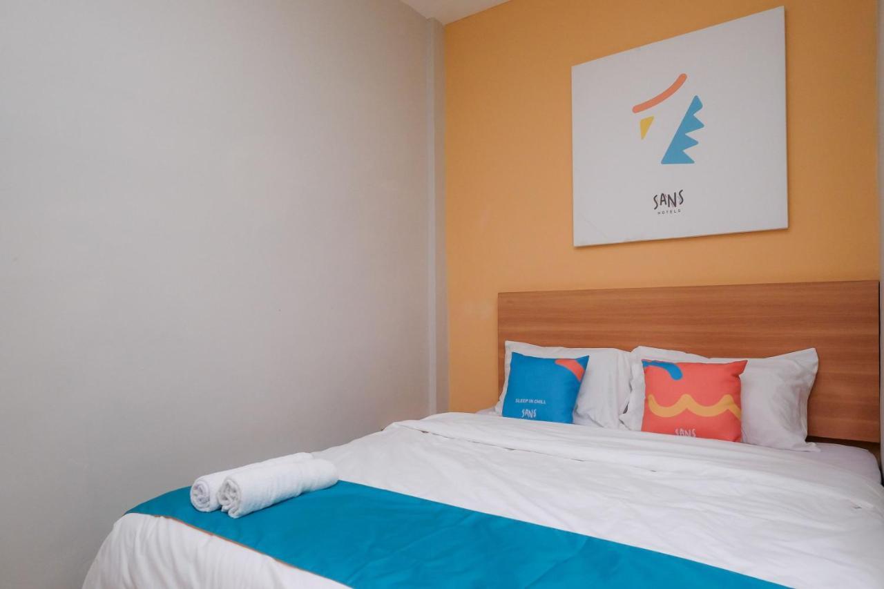 Sans Hotel Tiga Putri Semarang By Reddoorz Ngoại thất bức ảnh