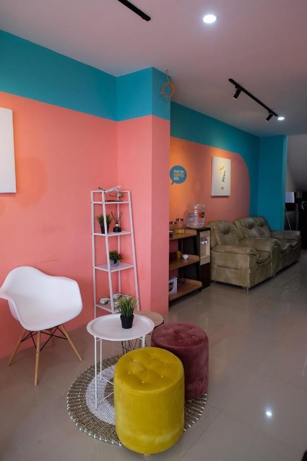 Sans Hotel Tiga Putri Semarang By Reddoorz Ngoại thất bức ảnh