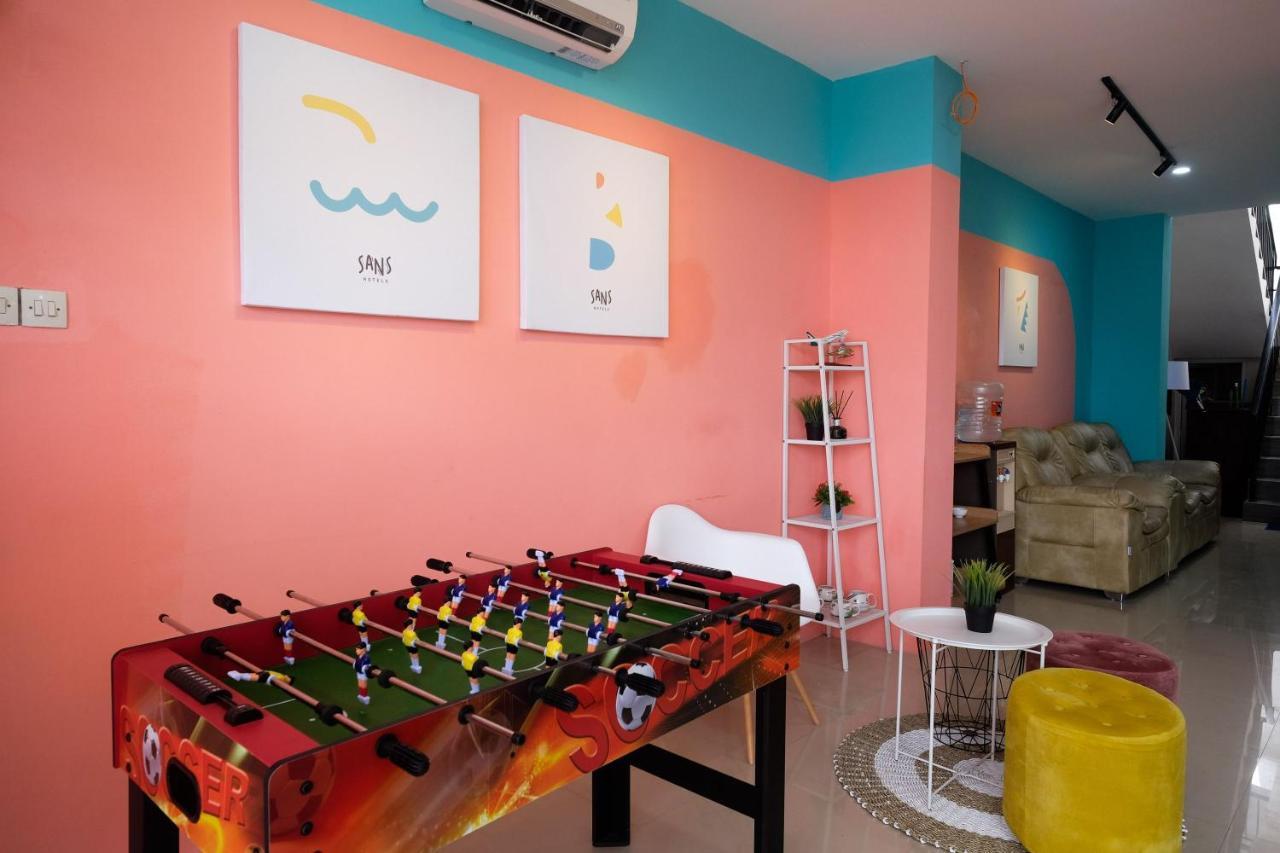 Sans Hotel Tiga Putri Semarang By Reddoorz Ngoại thất bức ảnh
