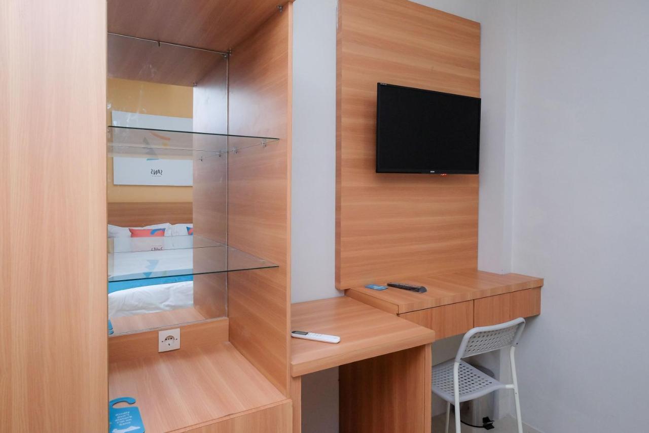 Sans Hotel Tiga Putri Semarang By Reddoorz Ngoại thất bức ảnh