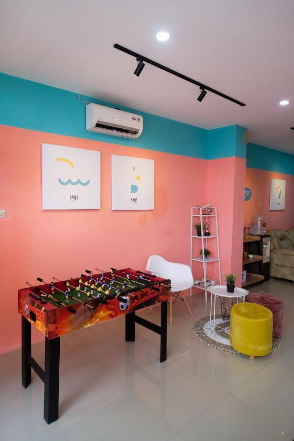 Sans Hotel Tiga Putri Semarang By Reddoorz Ngoại thất bức ảnh